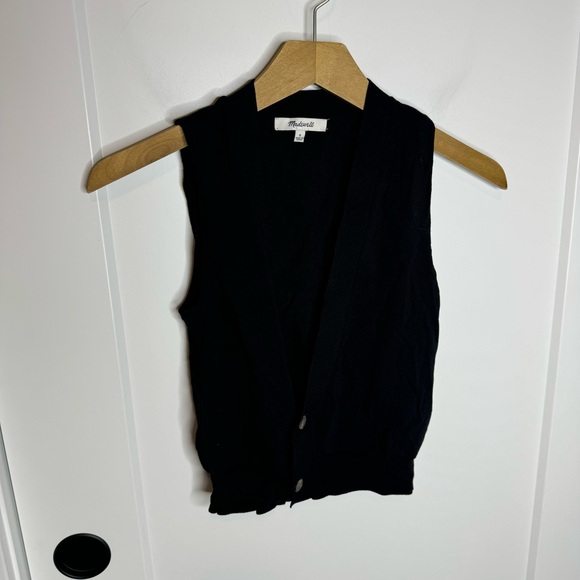 Madewell Black Asymmetric-Button Sweater Vest Crop Size Small - Picture 2 of 7